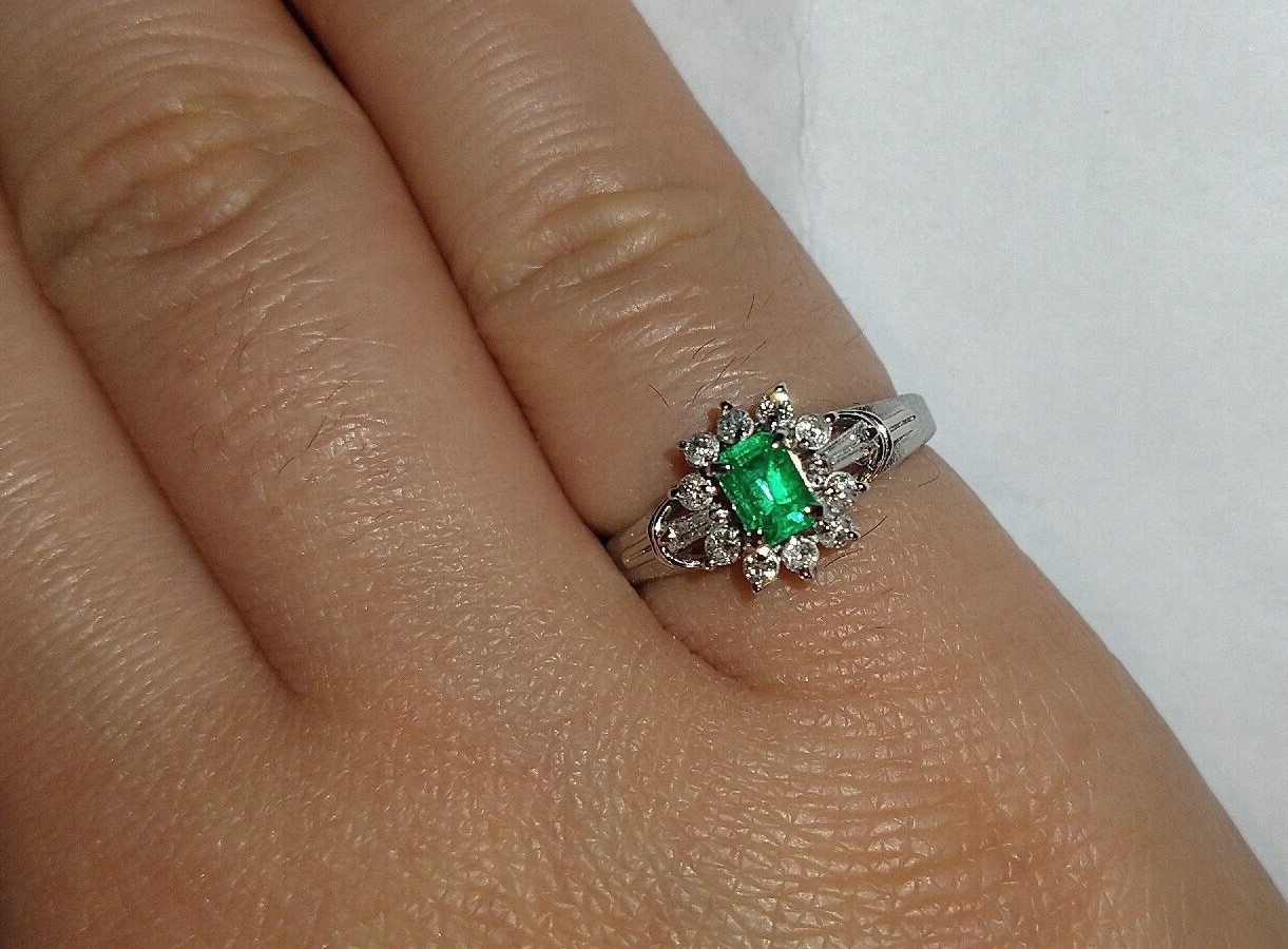 Solid platinum 0.57 carat natural emerald diamond ring 4.05 grams sz 4.75 pt900