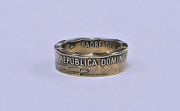 “Sealed” DOMINICAN REPUBLIC UN PESO handcrafted coin ring size 4-12