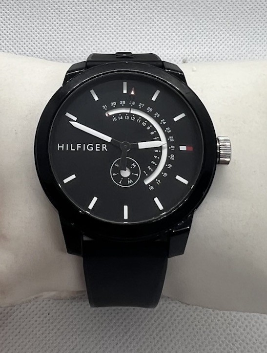 🌑🌑Luxury Unique Tommy Hilfiger Denim Fully Black Men’s Watch Day/Date🌑🌑