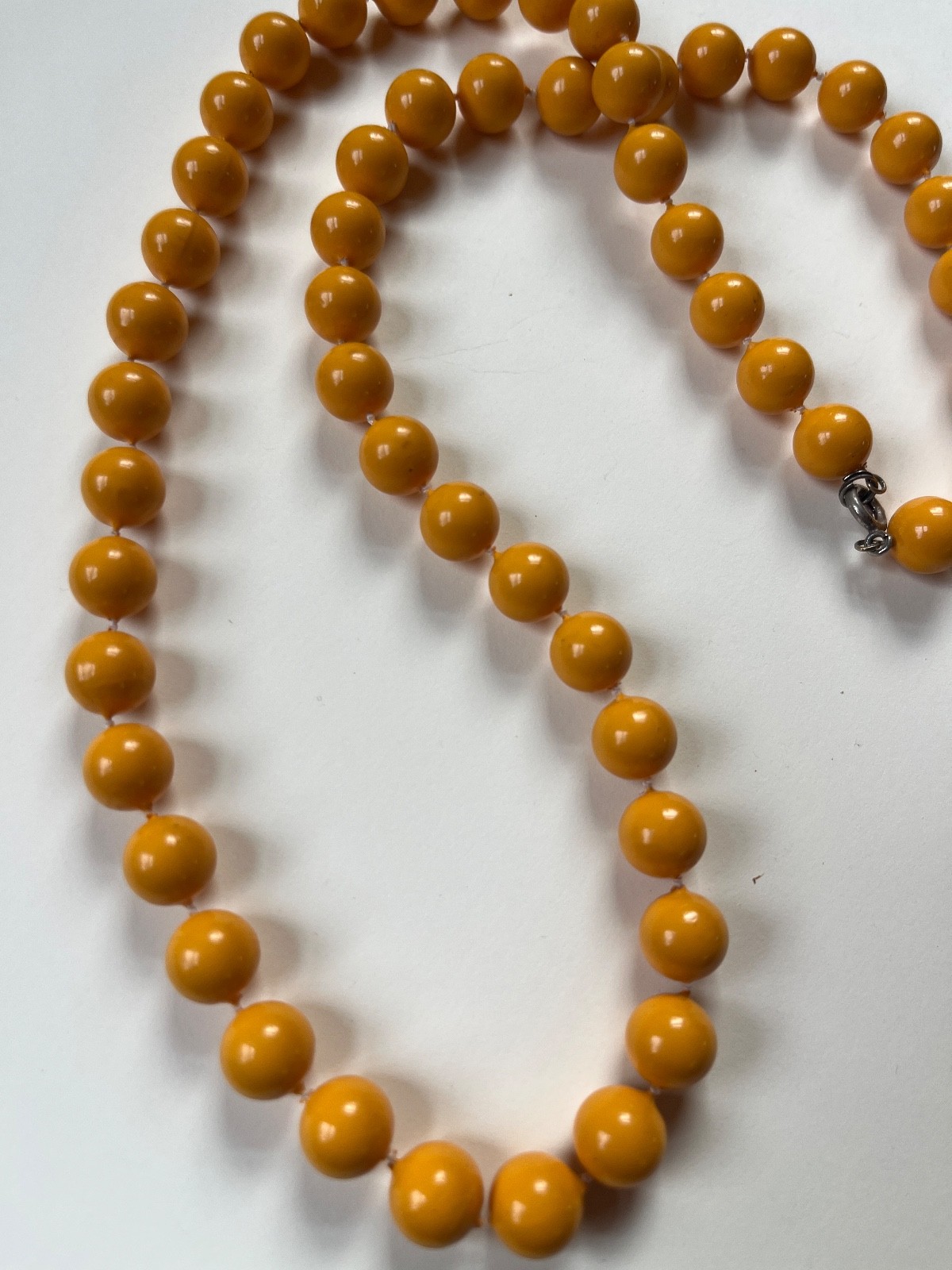 Vintage Simple Round Mustard Yellow Plastic Bead Necklace – 23 inches long x