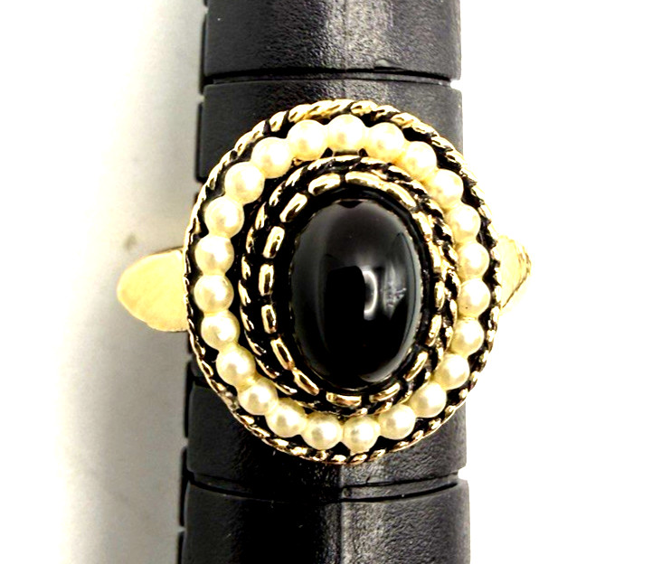 Vintage Avon Byzantine Style Faux Onyx & Pearl Gold Tone Cocktail Ring Size 4