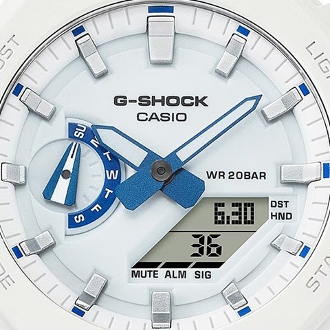 brand new CASIO G SHOCK GA 2100HDS 7AJF White Blue Luminous Dial 20 ATM Waterpro