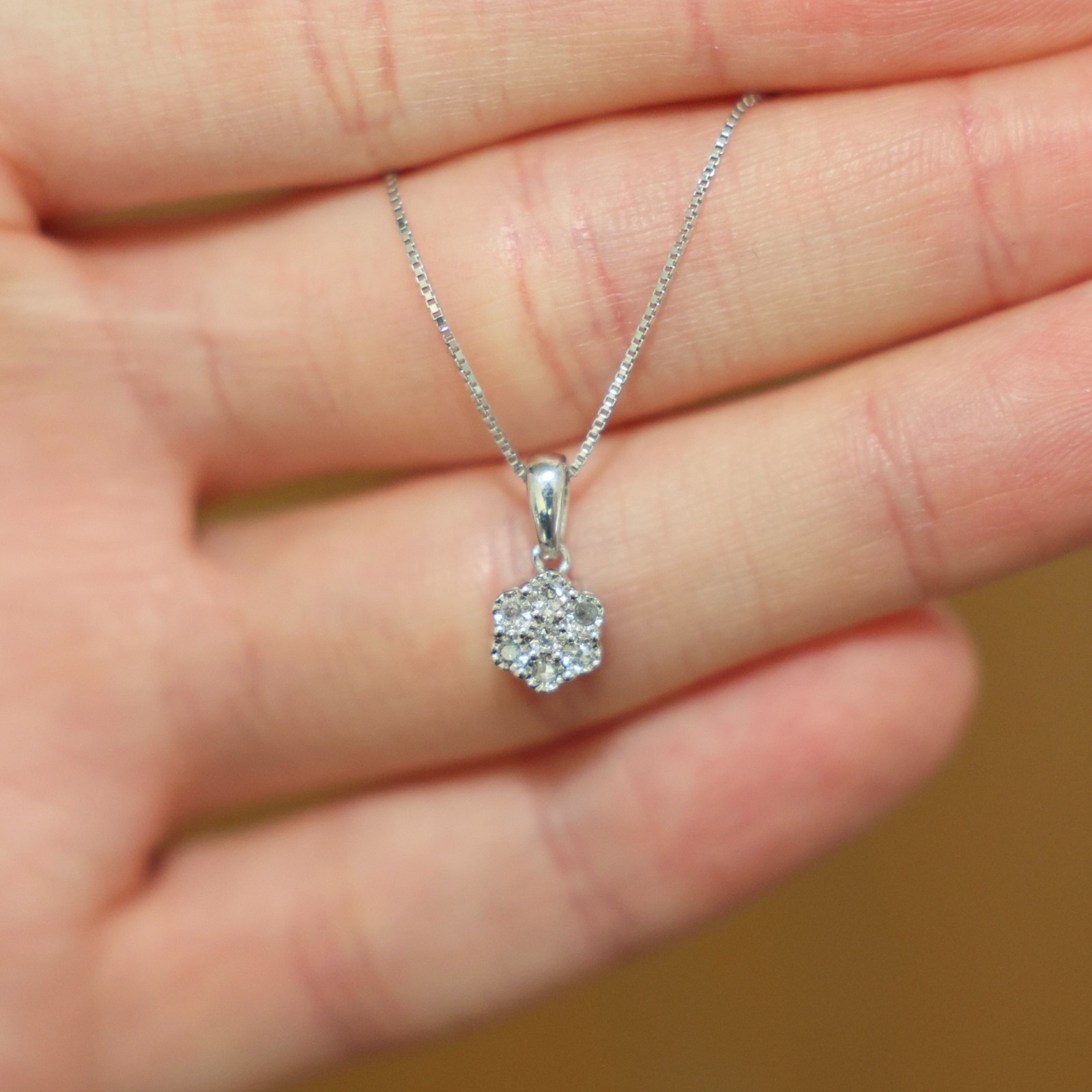 $200 EFFY 925 Sterling Silver 18″ Chain Necklace and Pendant, 7 Genuine Diamonds
