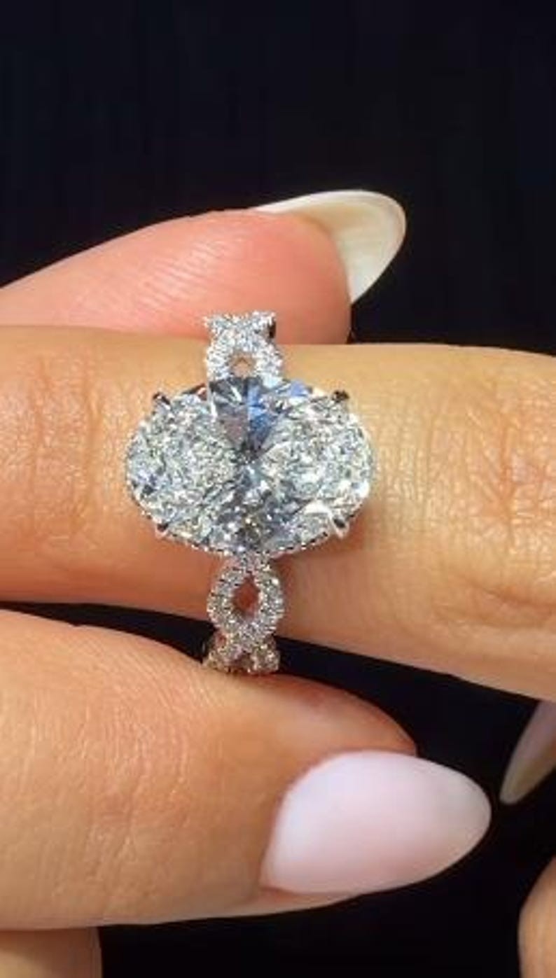 2.0 CT Oval Cut Moissanite Solitaire 14K Gold Vintage Style Engagement Ring