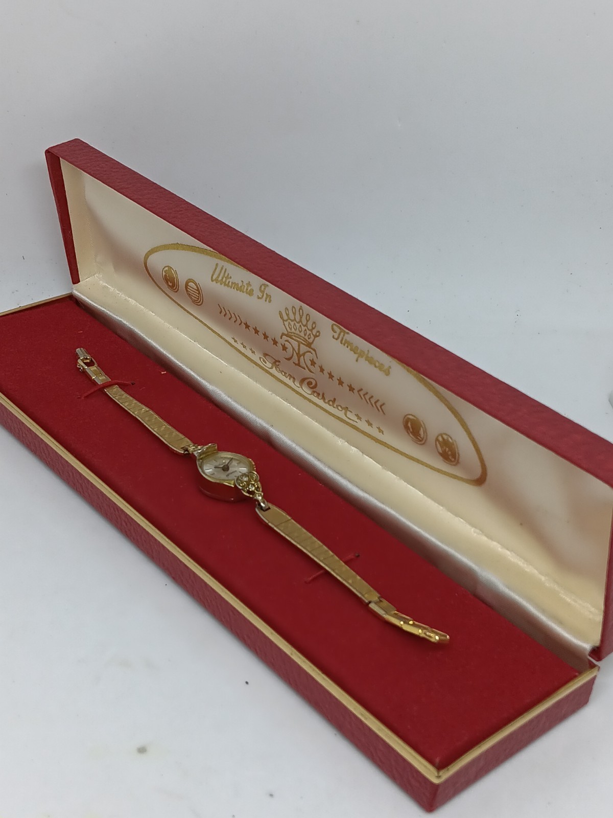 VINTAGE 1965 Bolivia Women’s 17 mm Manual Wind Gold Tone Watch