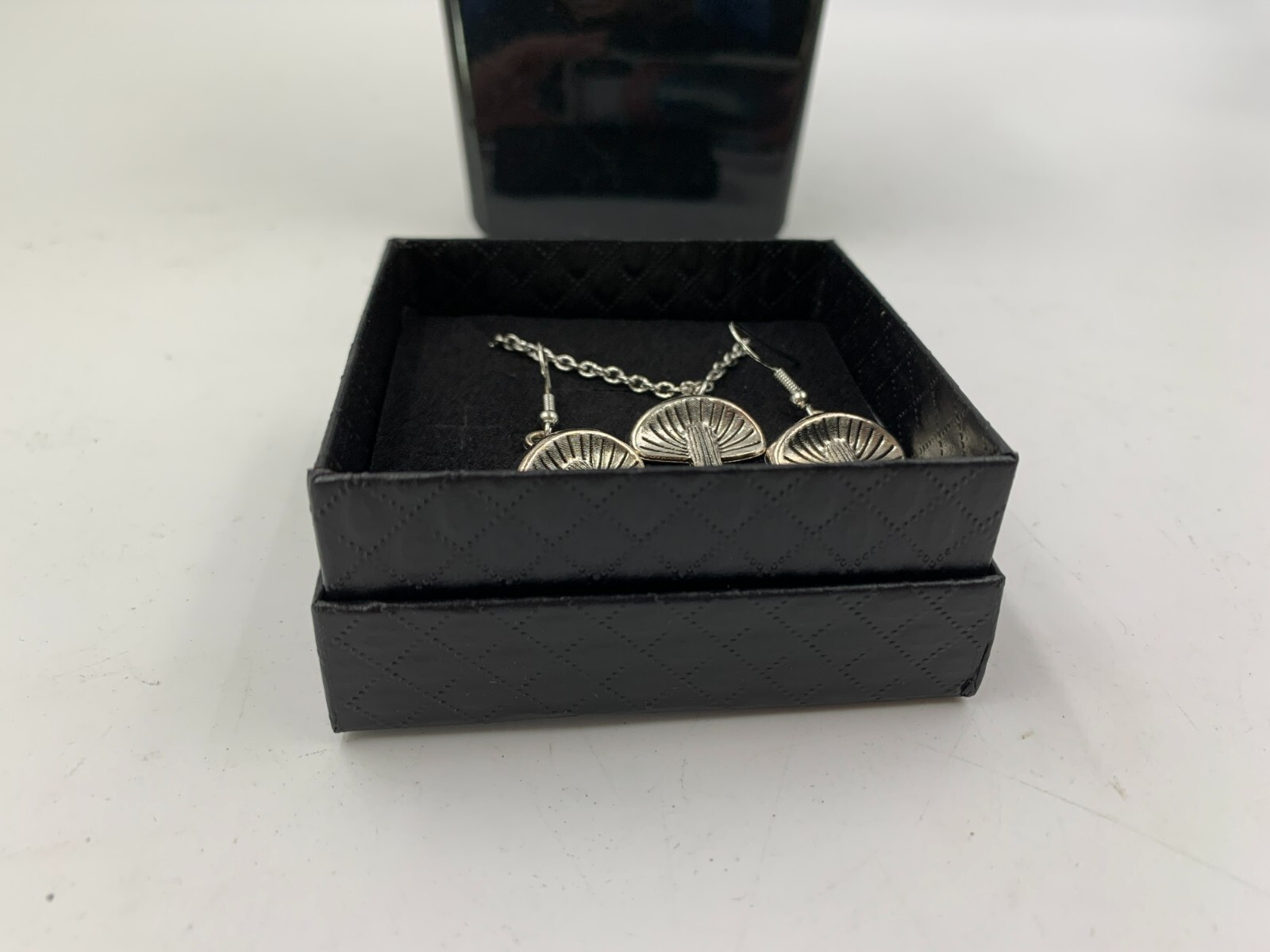 Metal 10in Mushroom Necklace & Earrings Set JEWERLY023
