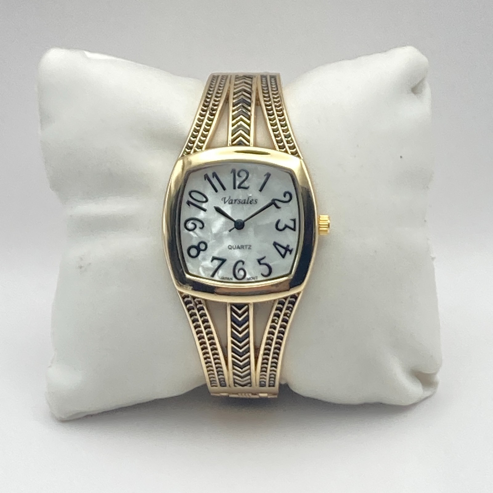 Varsales Women’s Watch Gold Tone Cuff MOP Dial Textured Band New Battery 6.75″
