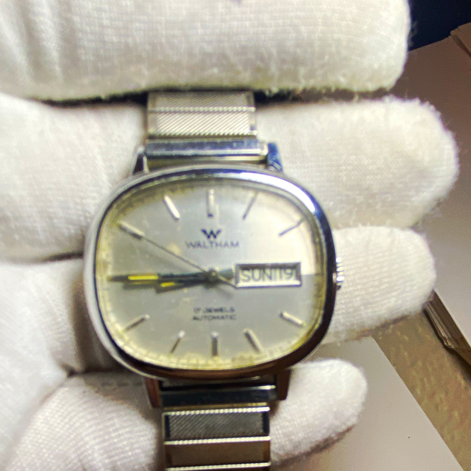 Waltham 17 Jewels Automatic Men’s Watch Day/Date Silver Dial Cushion 36-39mm