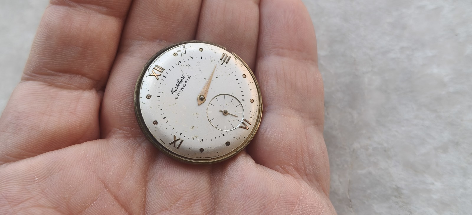 40s CORTEBERT SPIROFIX CAL 677 VINTAGE WATCH MOVEMENT MOVEMENT WATCHES BALANCE OK