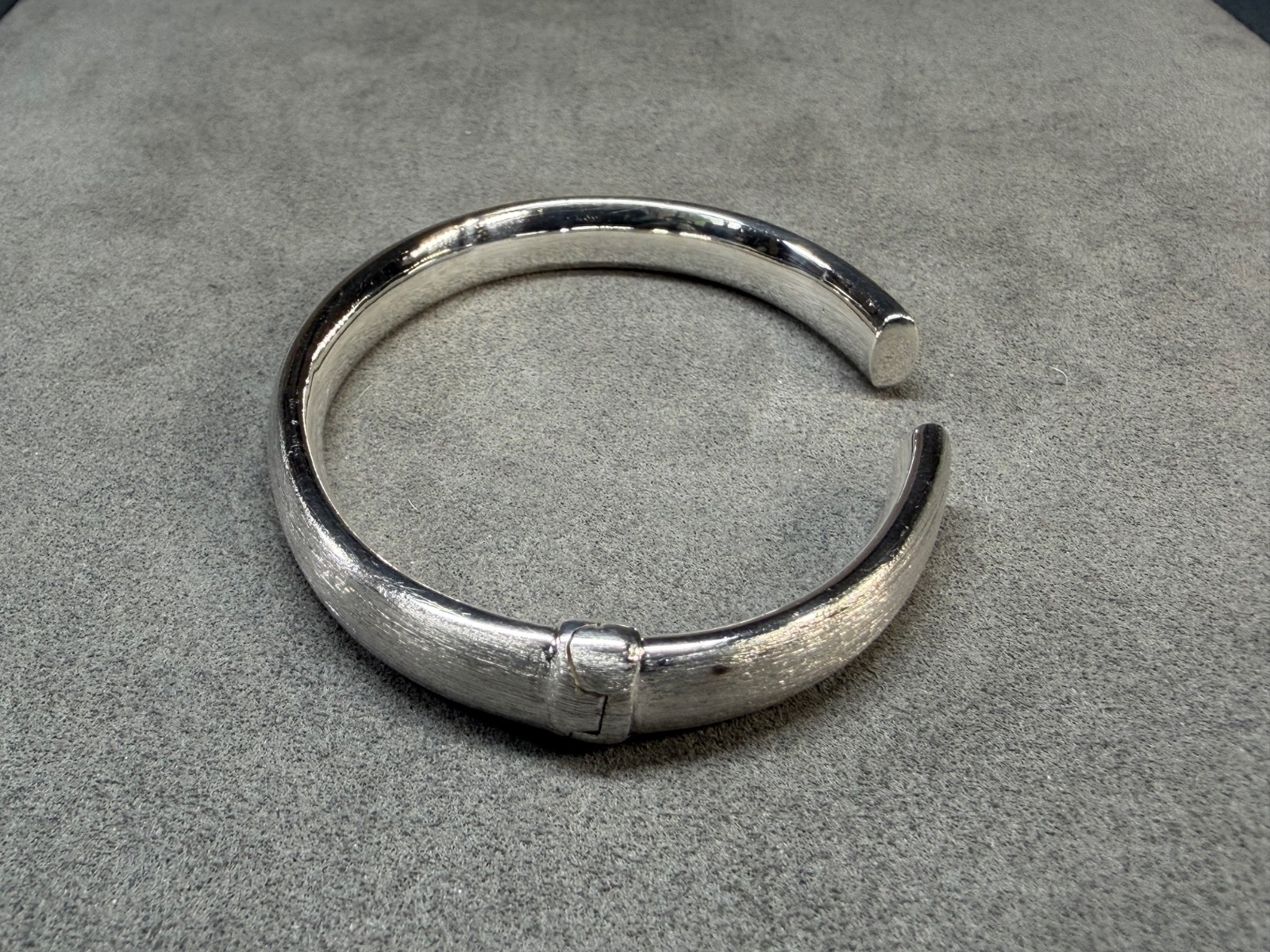 VINTAGE MILOR ITALY 950 Ultrafine Silver Textured Hinged Bracelet 6.75inch / 51g