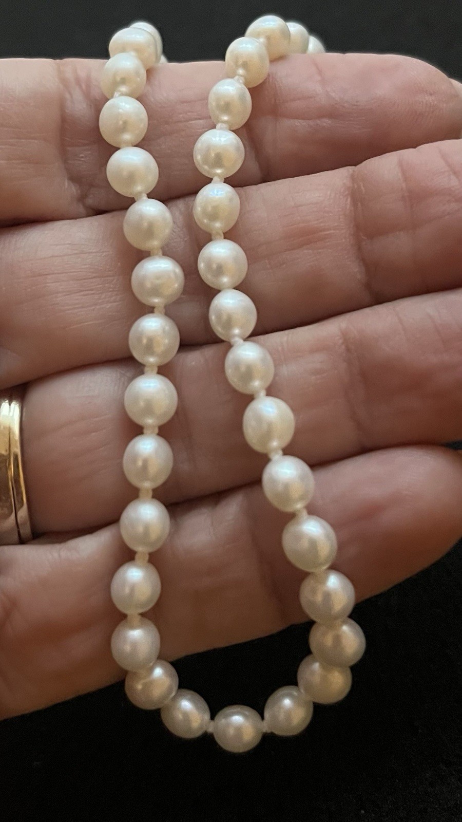 14k Yellow Gold Clasp 17” Strand Of Knotted Pearls Approx 5mm In Size