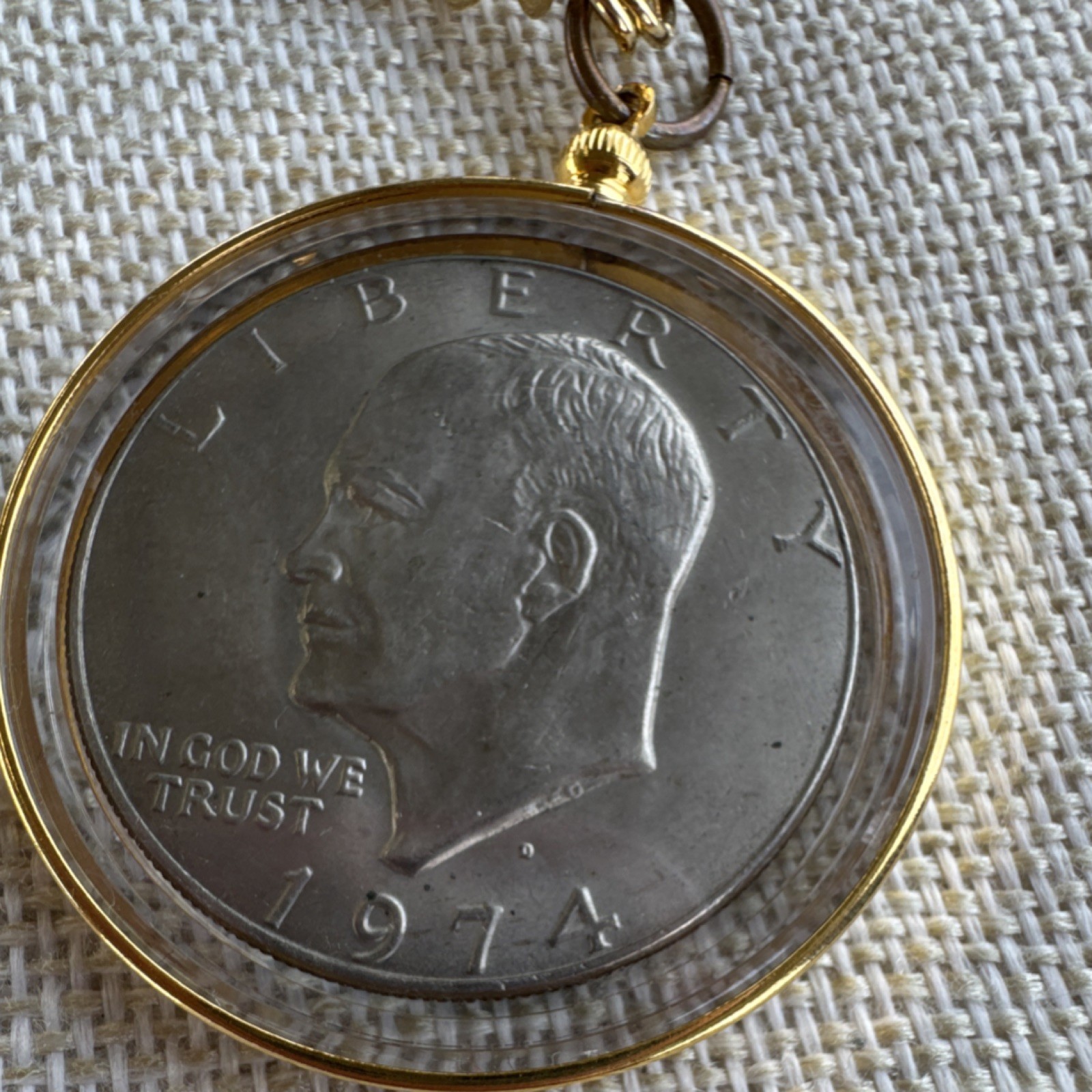 1974 Eisenhower $1 Coin Pendant Necklace Gold Tone Cable Chain Round