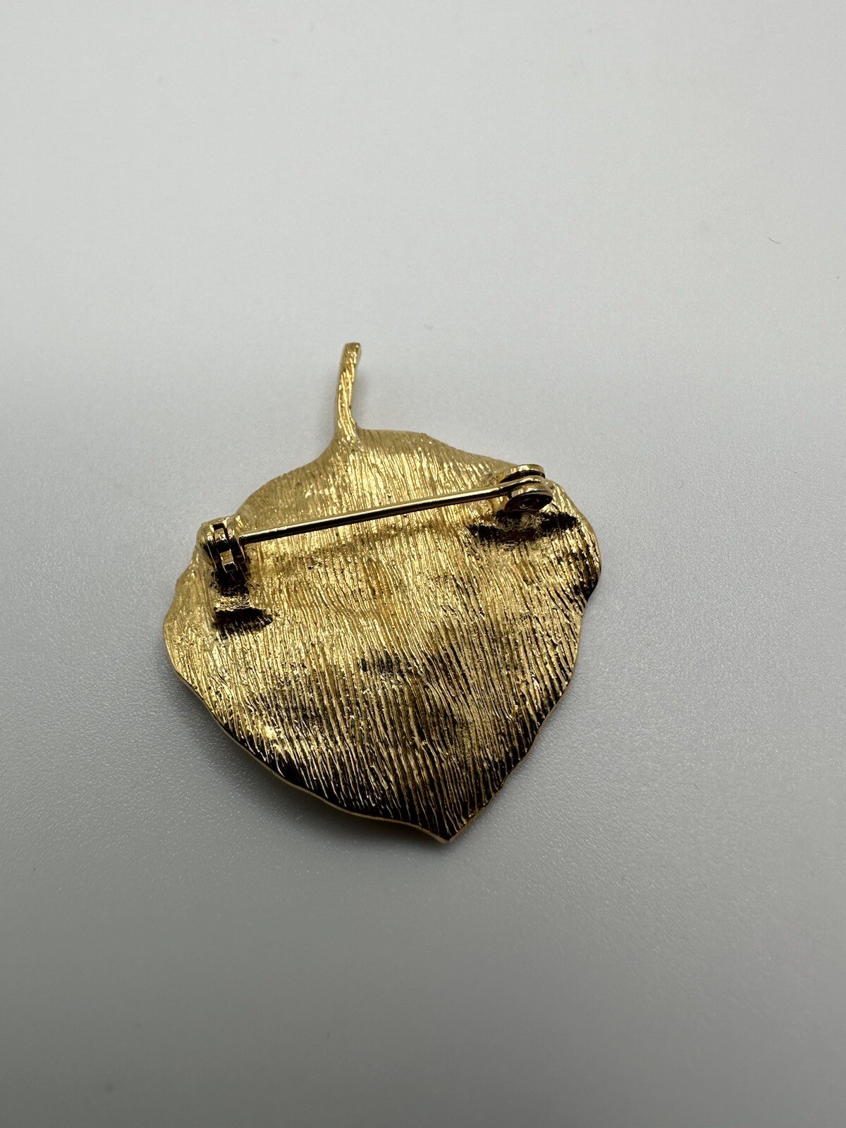 Vintage Highly Detailed Gold Leaf Brooch Pin 3.6cm BB2