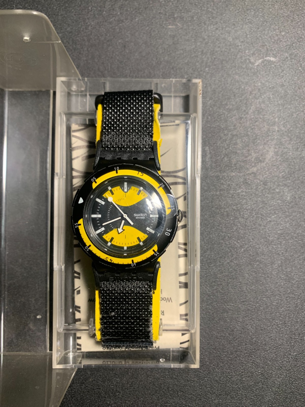 TIME CAPSULE 2000 Swatch Scuba 200 Water Wasp SDB1165 Yellow Black NOS New Batt