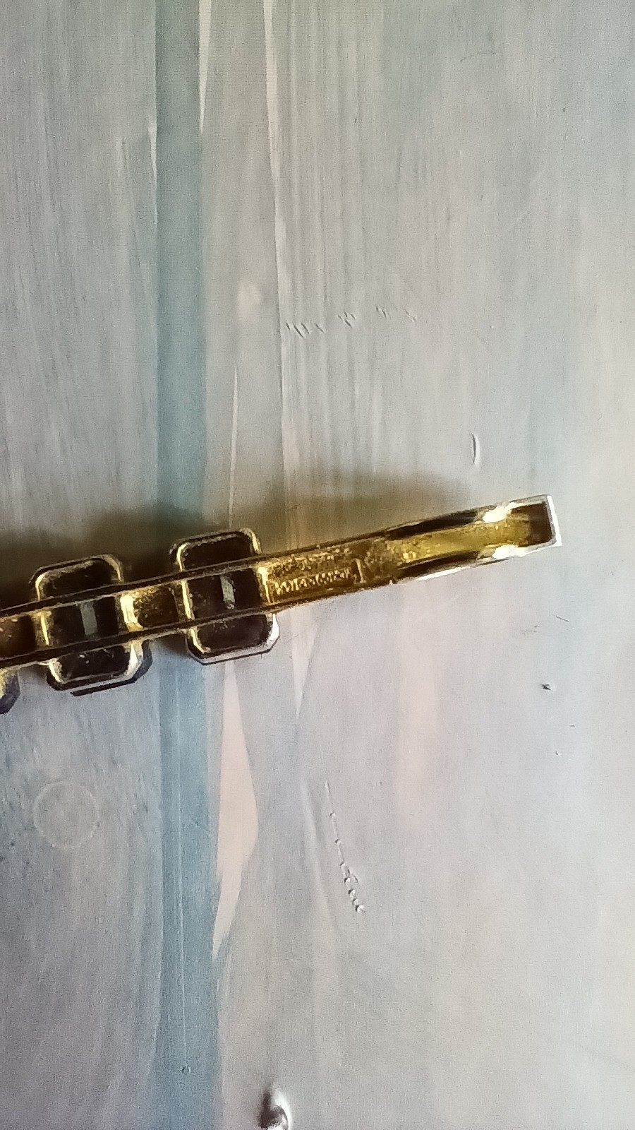 14 kt Gold and amethyst bar pendant 2.4 grams
