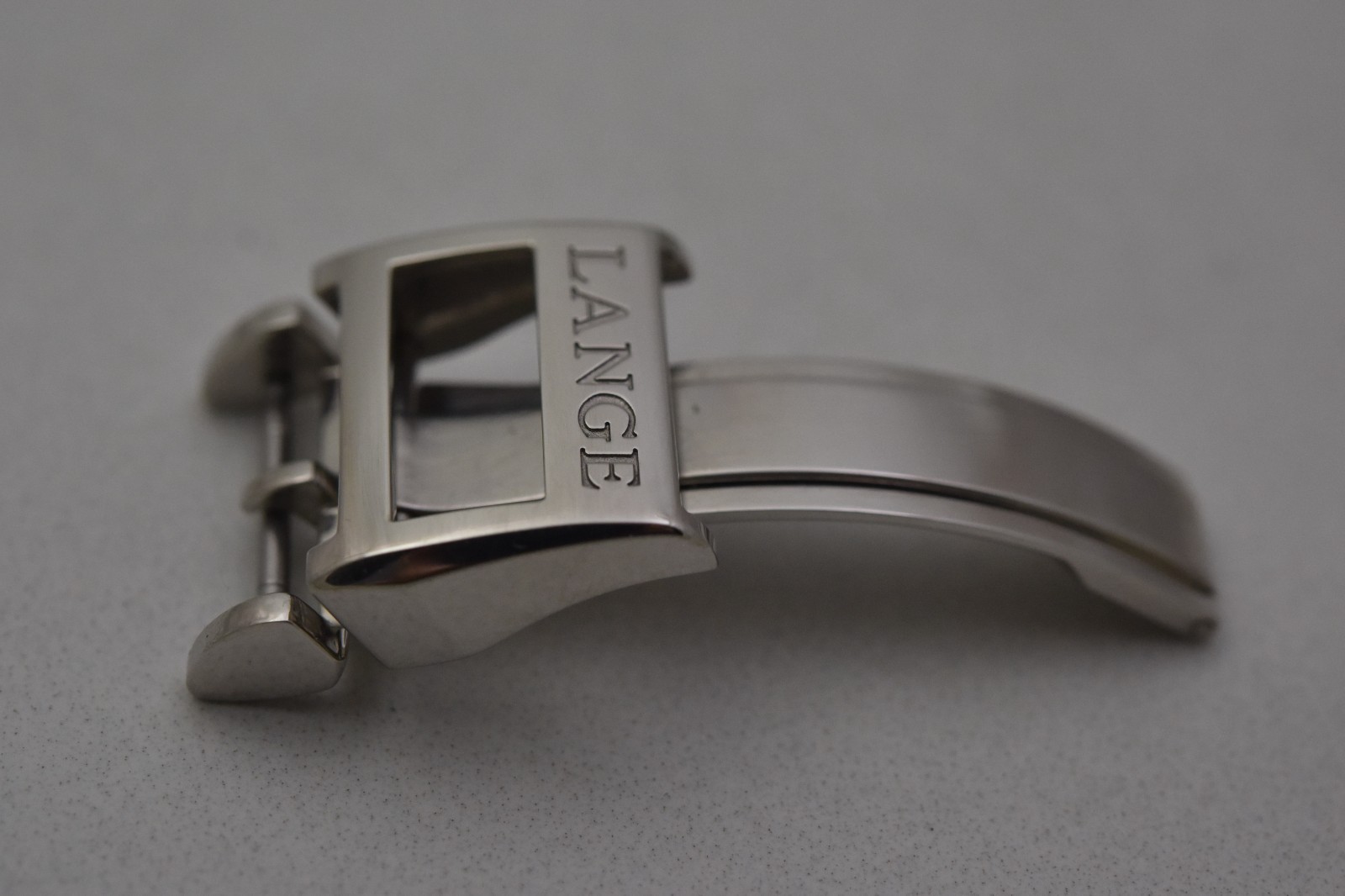 A Lange & Sohne PT950 Platinum deployant buckle clasp, 16mm, excellent