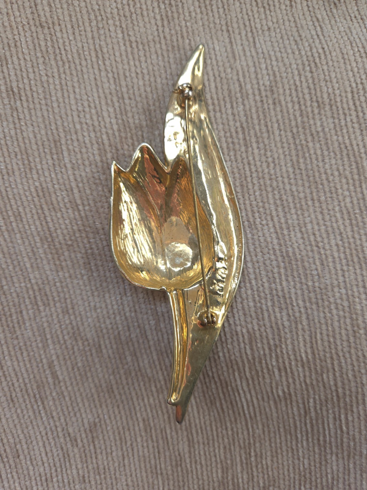 Vintage Signed BSK Mid-Century Gold Tone Textured Modernist Tulip Floral Brooch