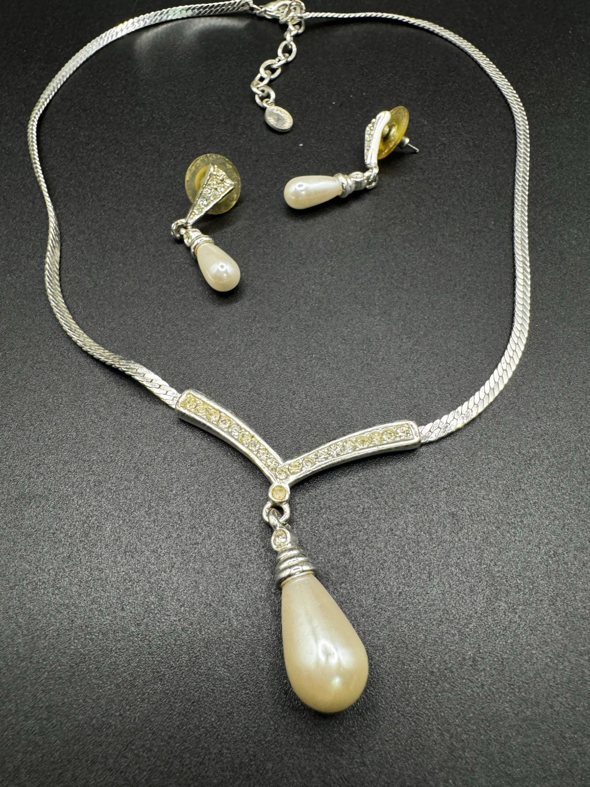 Vintage All Occasion Bracelet And Earring Set – Silver Tone And Pearl