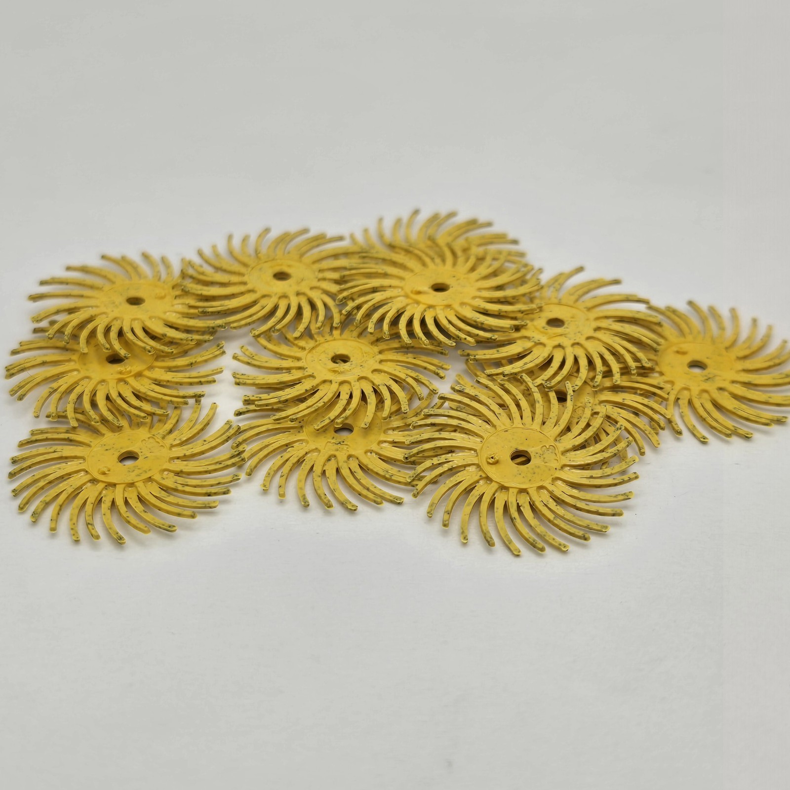 3M Radial Bristle Disc 3/4″ Yellow Bristle Brush 80 Grit Coarse 25755 Pack of 12