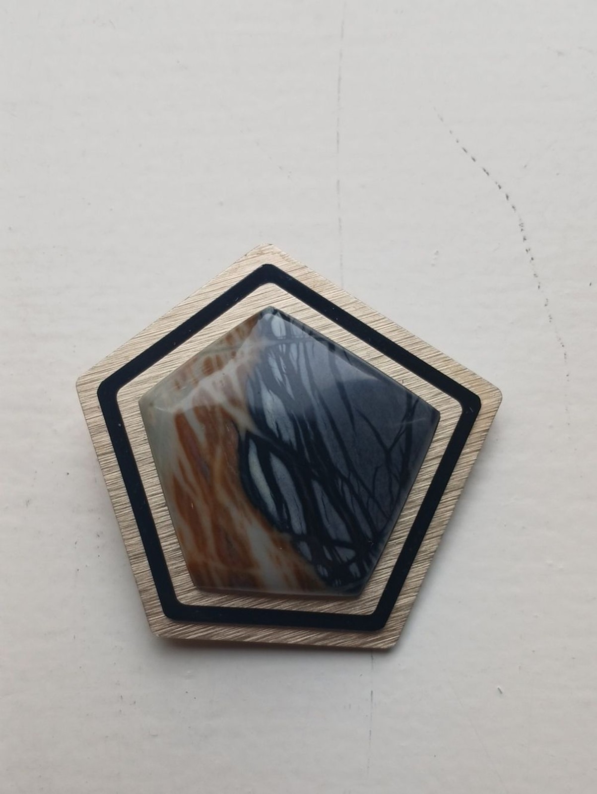 Hexagon Statement Brooch with Marbled Center – Black, White, Brown