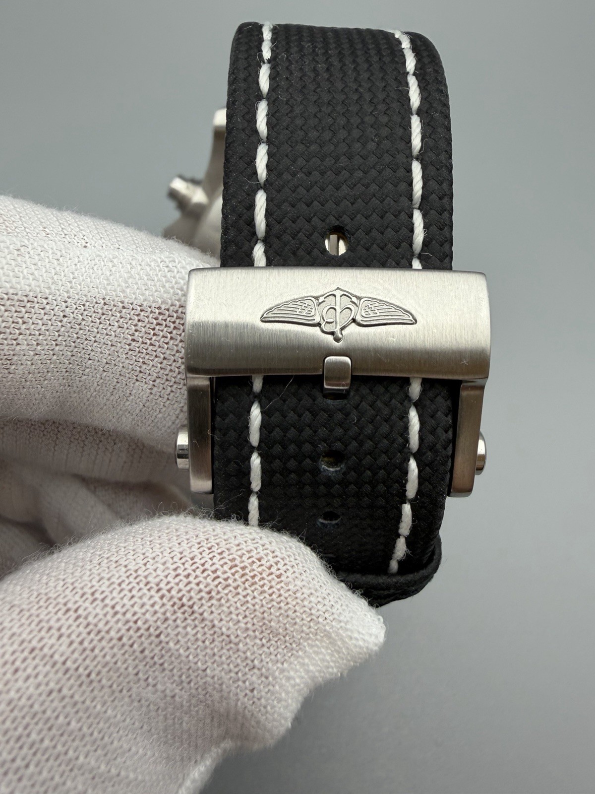 Breitling Avenger A24315101B1X2