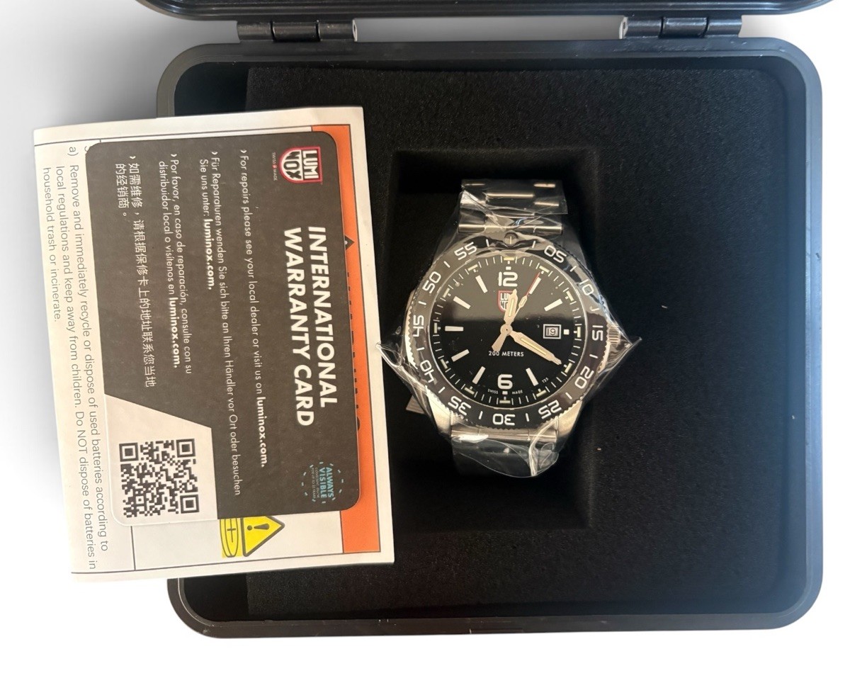 Swiss Luminox Pacific Diver Men’s Stainless Black Dial Tritium Watch XS.3122M.1