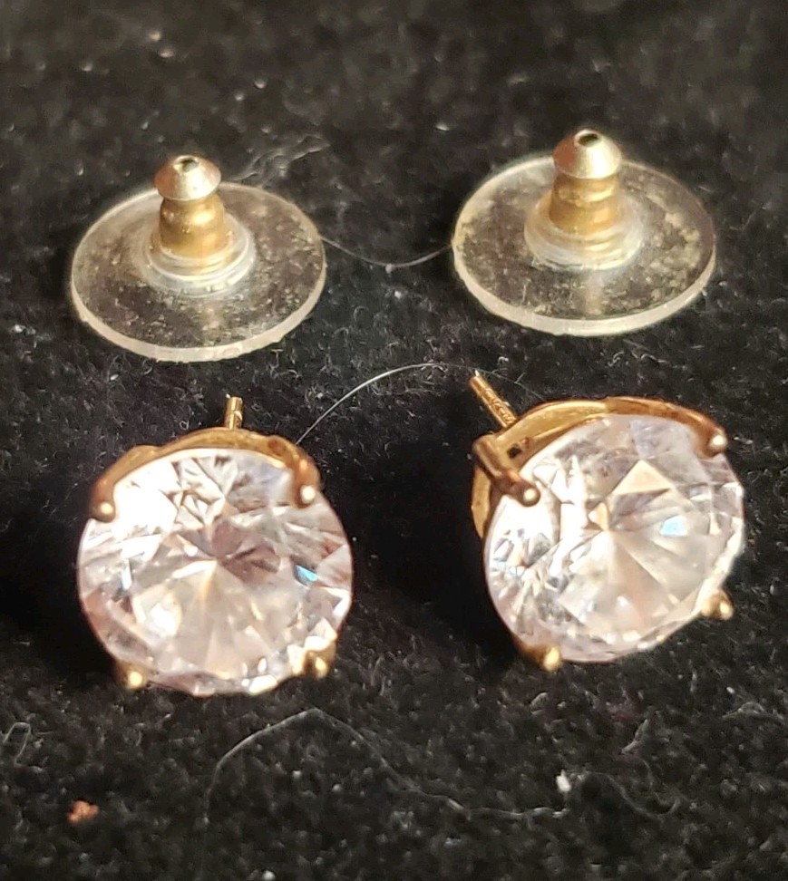 Stunning Pair Of Desi Suarti Sterling Silver CZ Stud Earrings!!