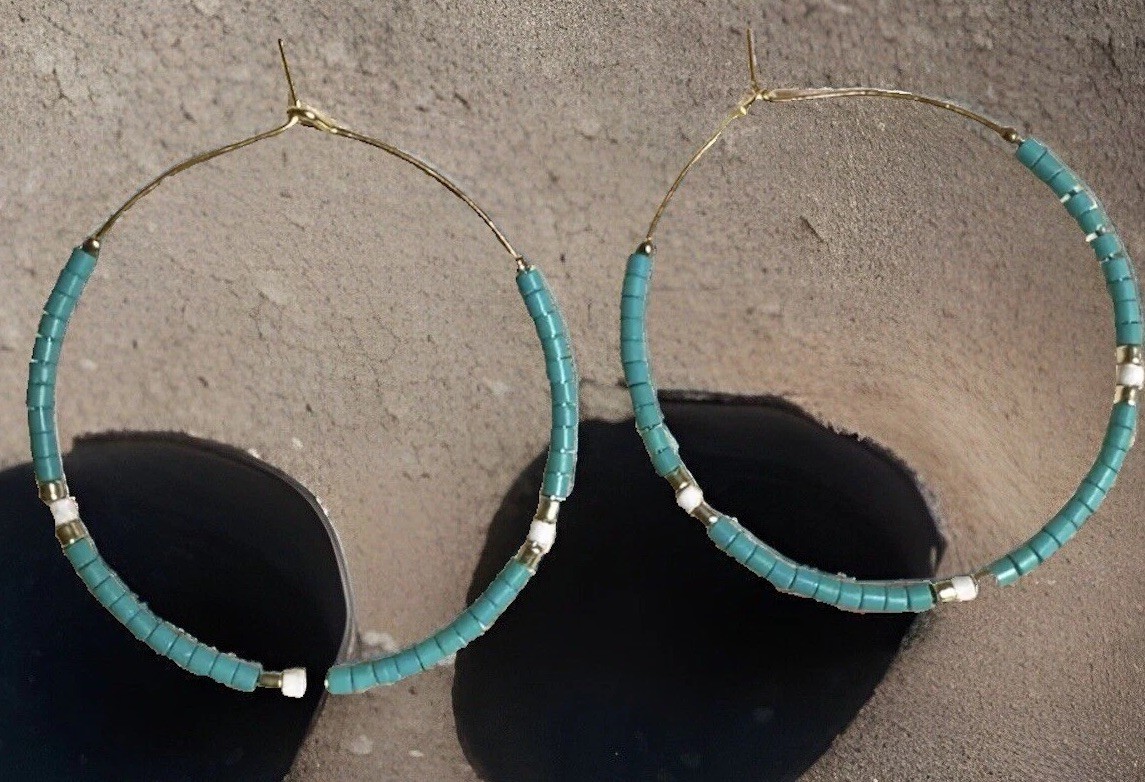 EARRINGS FREE PEOPLE SEED BEADS WHITE Turquoise Gold COLOR Hoop HOOK NWT Hoop
