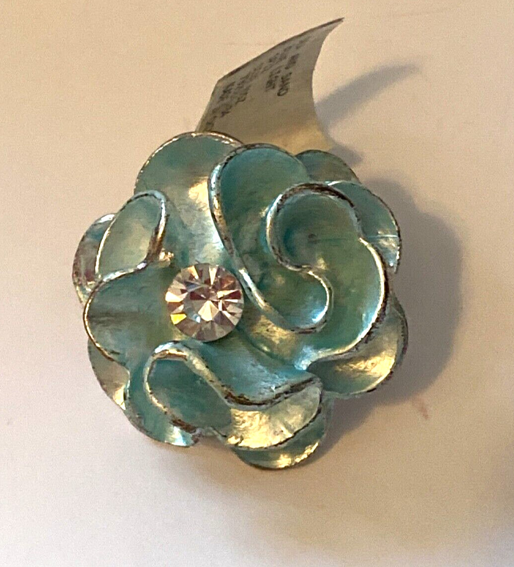 WITH TAGS LIGHT BLUE SEA AND SAND LARGE FLOWER ENAMEL RING CRYSTAL STRETCH