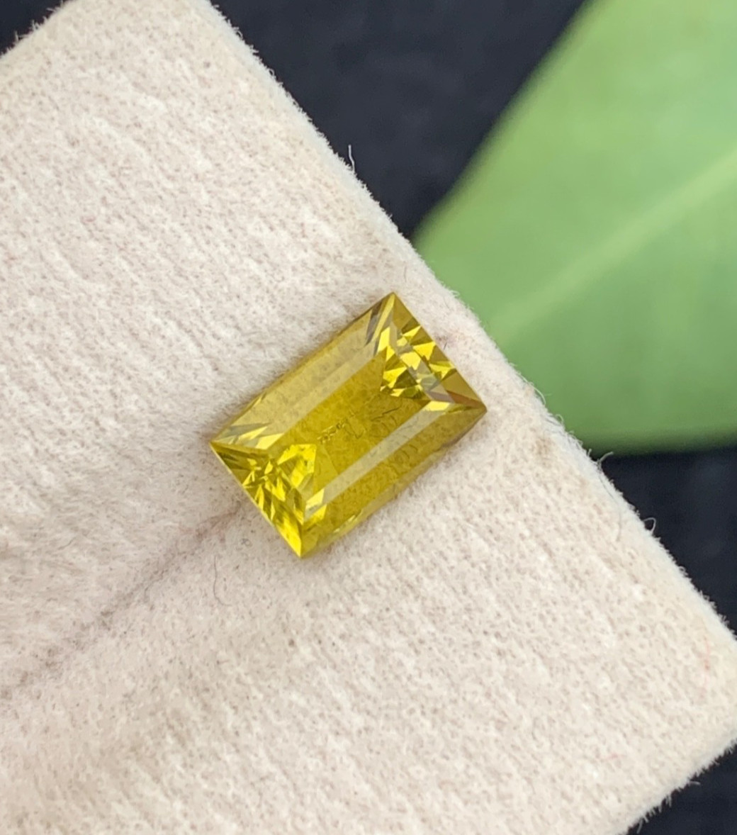 Natural Sphene Titanite 1.5 Ct Baguette Cut Loose Gemstone Pakistan