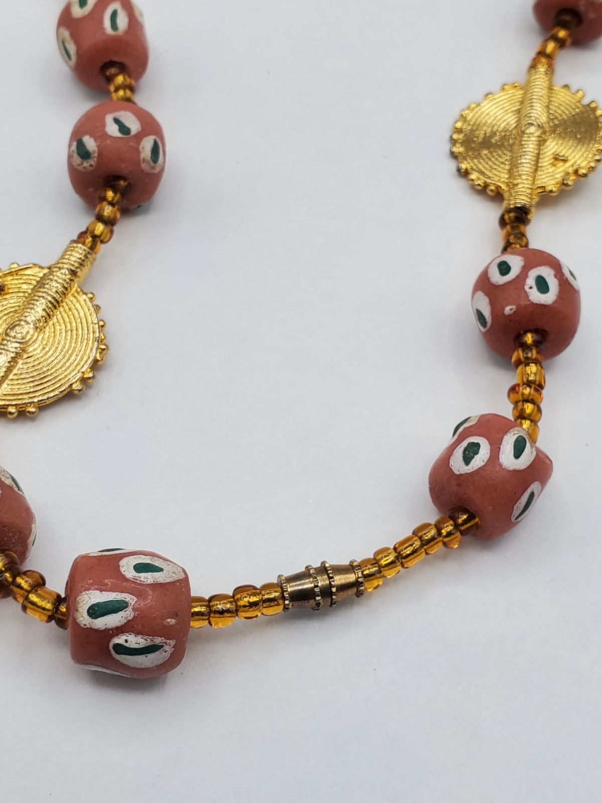Gold tone metal Pendant Glass stone pottery clay beaded vintage necklace D72