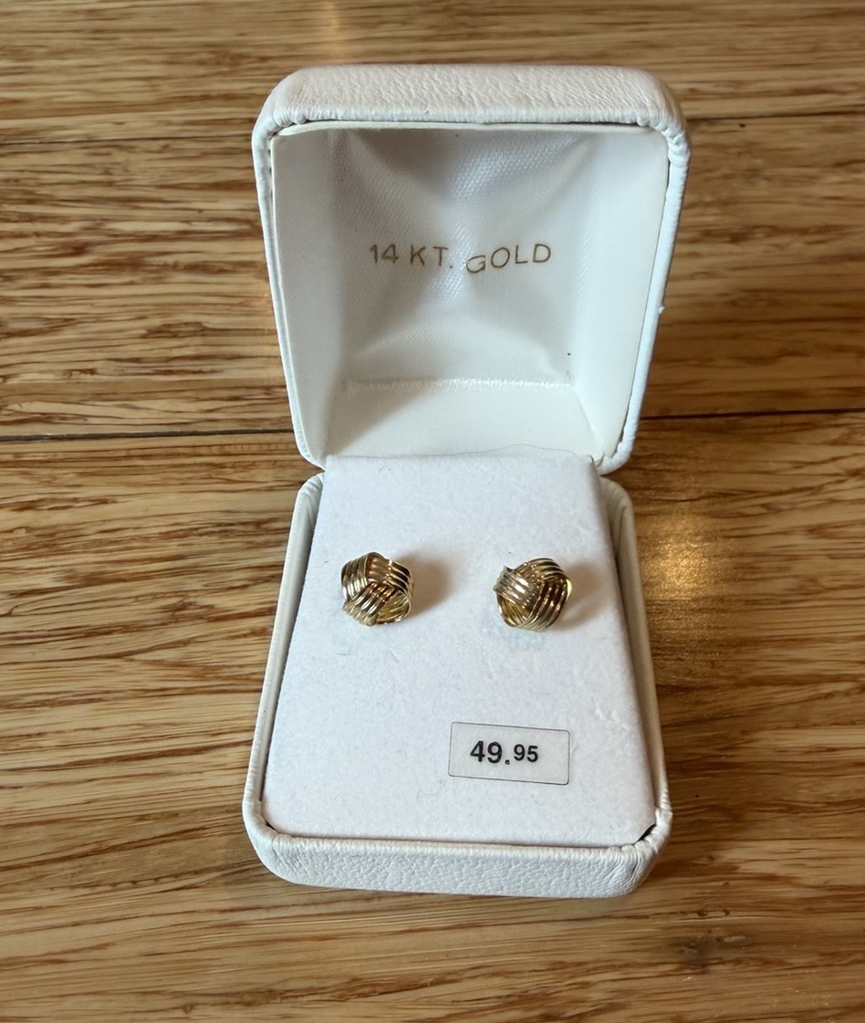 14k Yellow Gold Polished Love Knot Stud Earring .81 grams 10MM