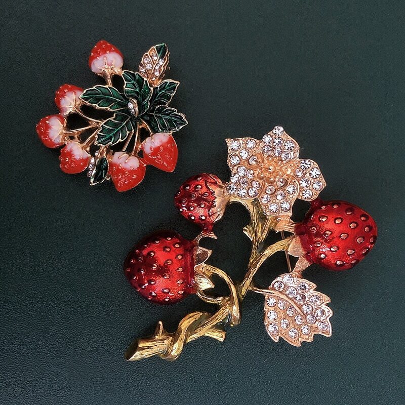 Fashion Women Strawberry Enamel Brooches Pins Exquisite Vintage Antique Jewelry