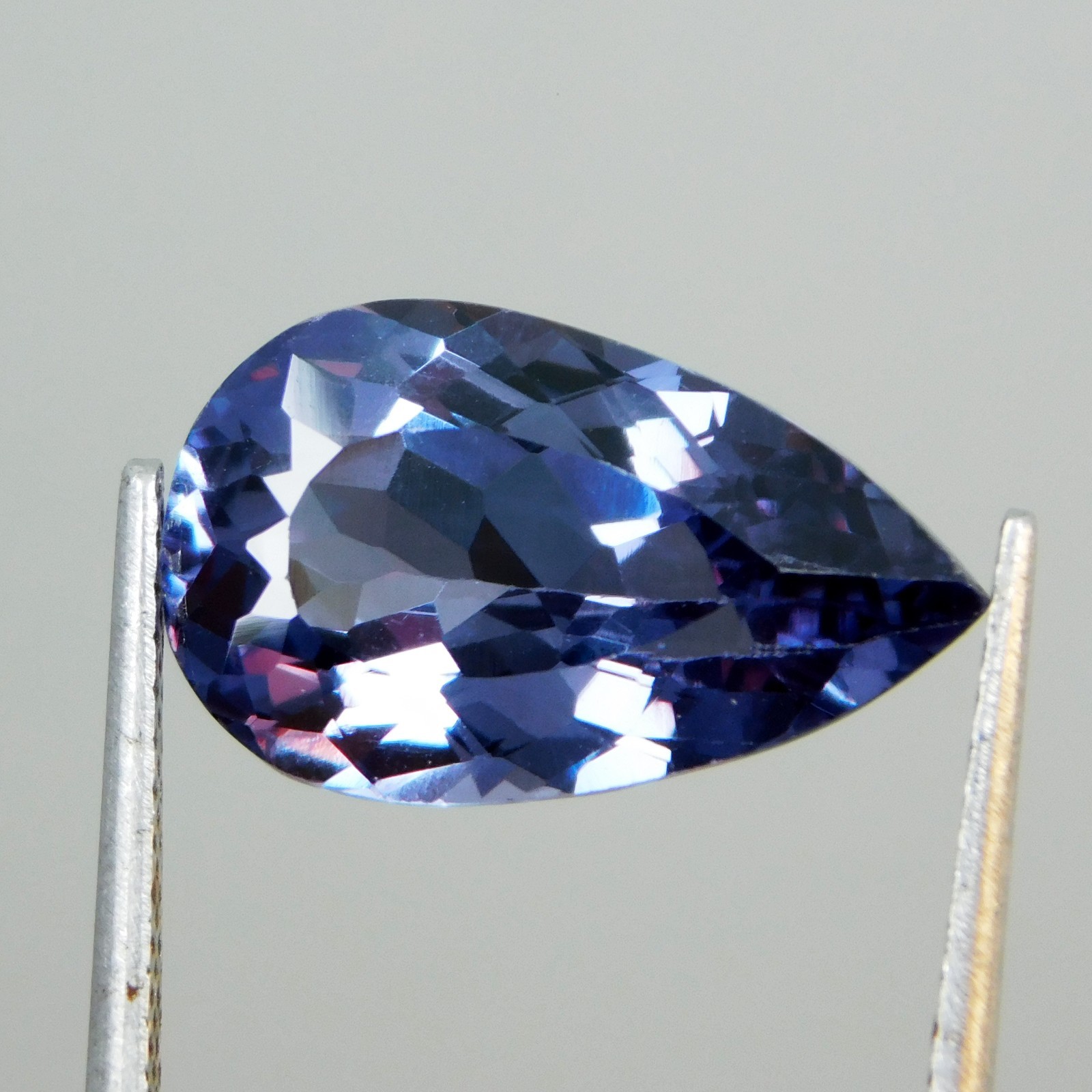 Certified 6.45 Cts Natural Color Change Alexandrite Gemstone From Tanzania