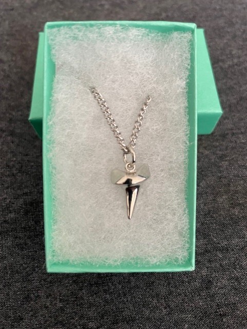 XTRA SHINY BEAUTIFUL RHODIUM PLATED SHARKTOOTH DESIGN PENDANT