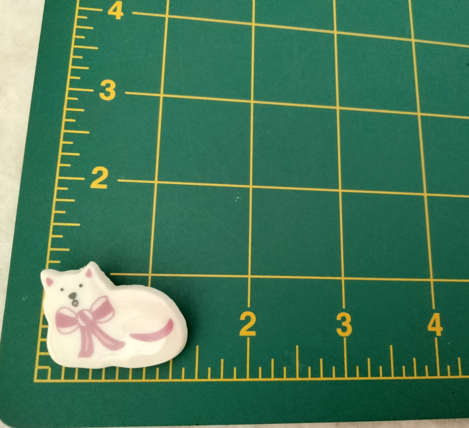 Handmade Ceramic Cat Brooch (167 – 2456)