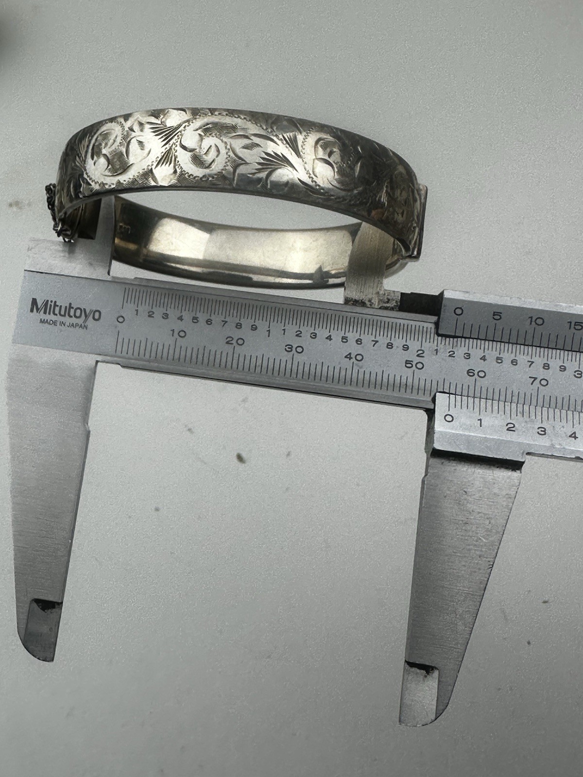 Sterling .925 Silver Hallmarked Solid Engraved Design Bracelet Ship Worldwide