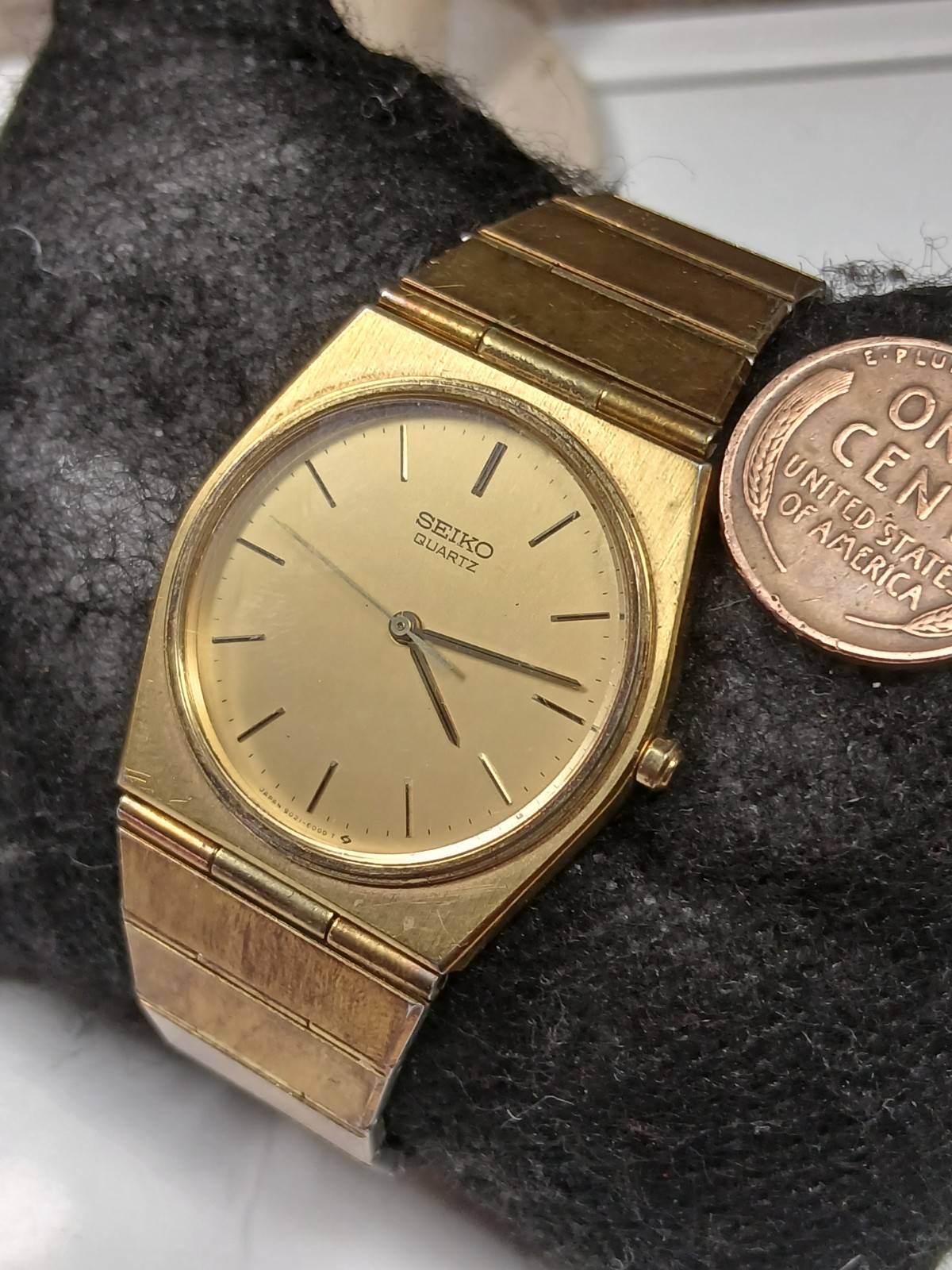 Rare Vintage Seiko 9021 6009 Ultra Slim Neo Gold Tone Mens Quartz Watch