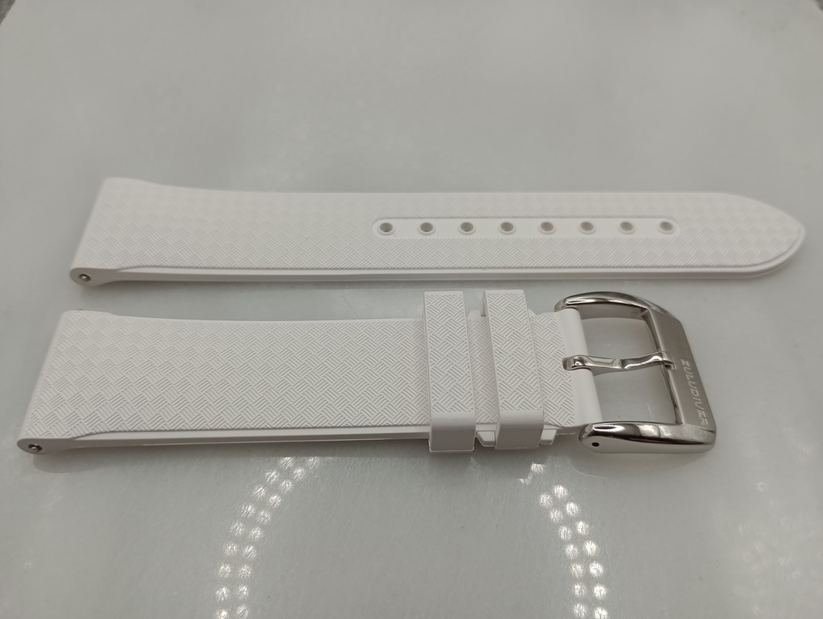 New 22mm Watchgecko Zuludiver HNBR Rubber Watch Strap White Quick Release 6B332