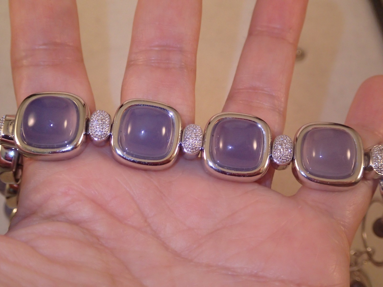 18k white gold ~60TCW diamond chalcedony w/pearls choker 15″ adjustable 52.8g
