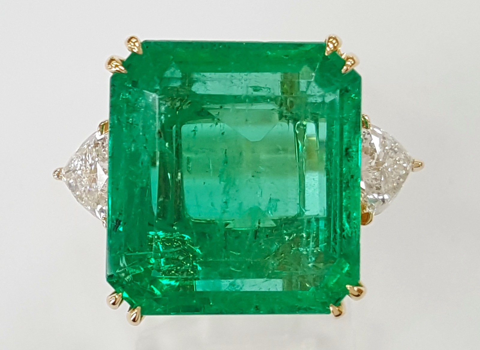 Colombian Minor Green Emerald Trillion Diamond 18k Gold Ring 14.85 ct Rtl $200K