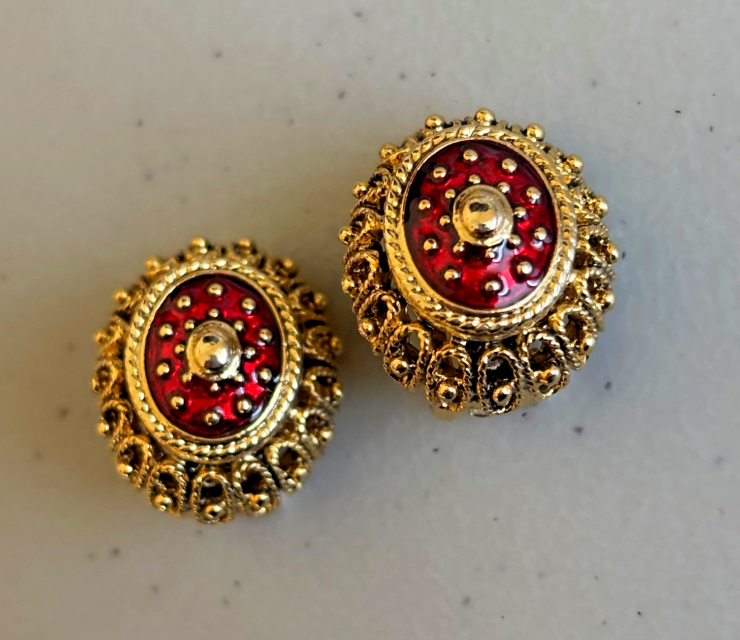 Vintage Etruscan Joan Rivers red enamel gold tone clip on earrings