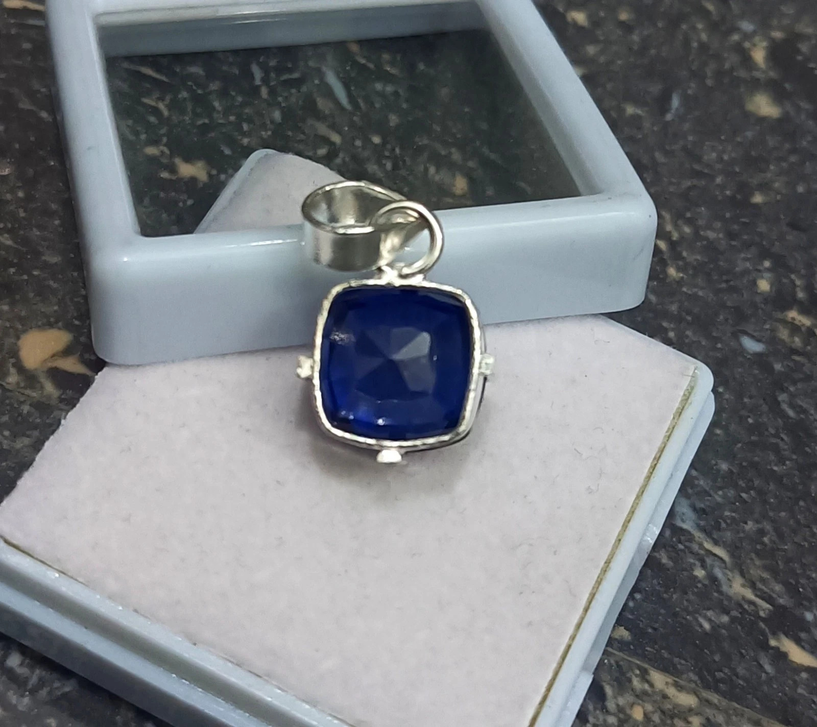 Certified Blue Sapphire 19.00 Ct Sterling Silver Pendant Necklace With Chain
