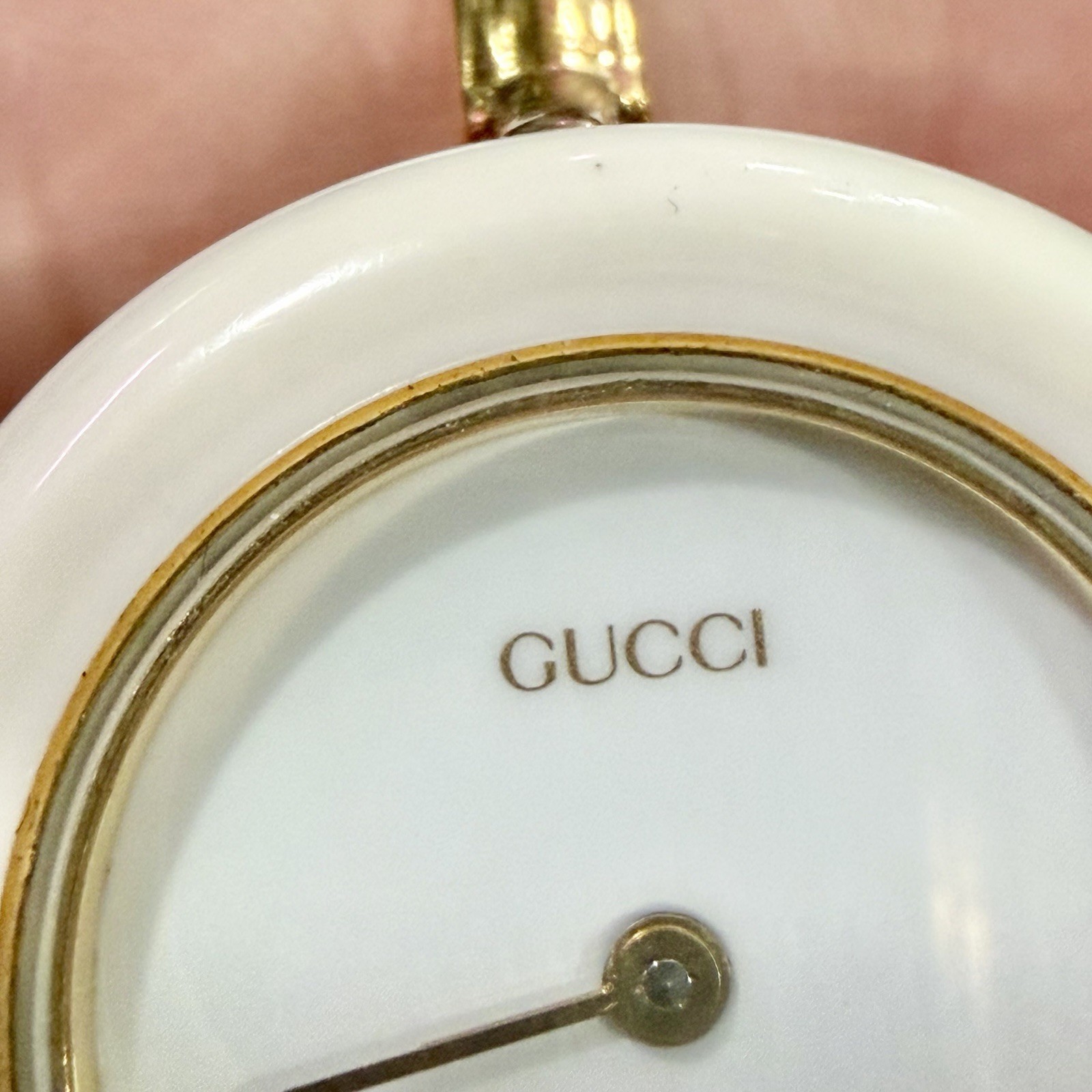 Gucci Change Bezel 1100 Gold 26mm White Dial / Bezel Quartz Women’s Watch RUNS!