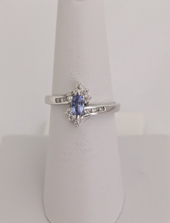 Tanzanite & Diamond Ring 14K Gold 3.2 Grams Retail Price $1299 Make Me An Offer!
