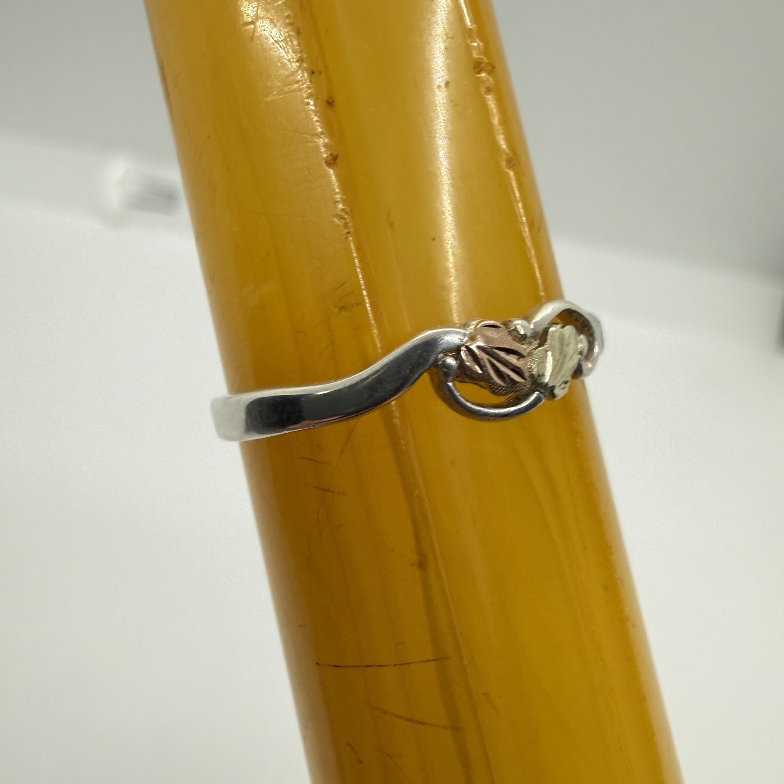 Landstrom’s Black Hills Gold Women’s Freeform Bypass Ring 12K Tri-Color Leaf 9.5