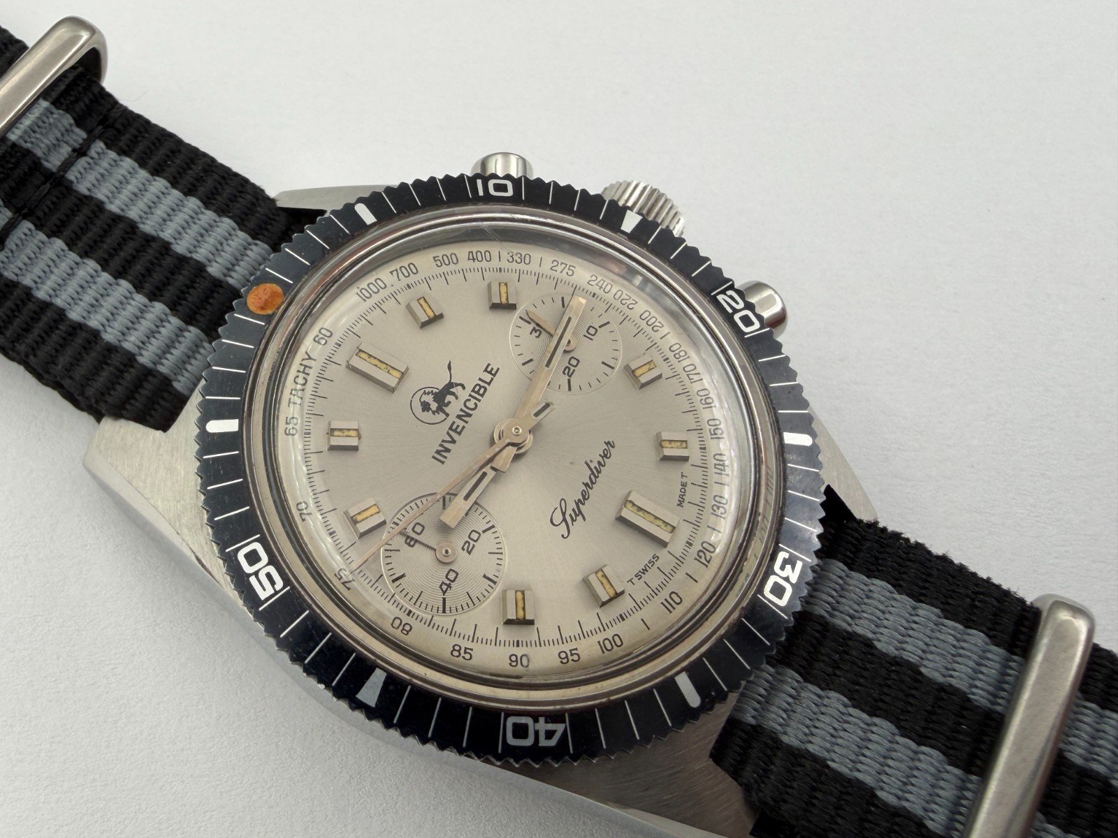 VTG INVENCIBLE 3850 SuperDiver Silver Chronograph Manual Wind Cal 7733 – 38 mm