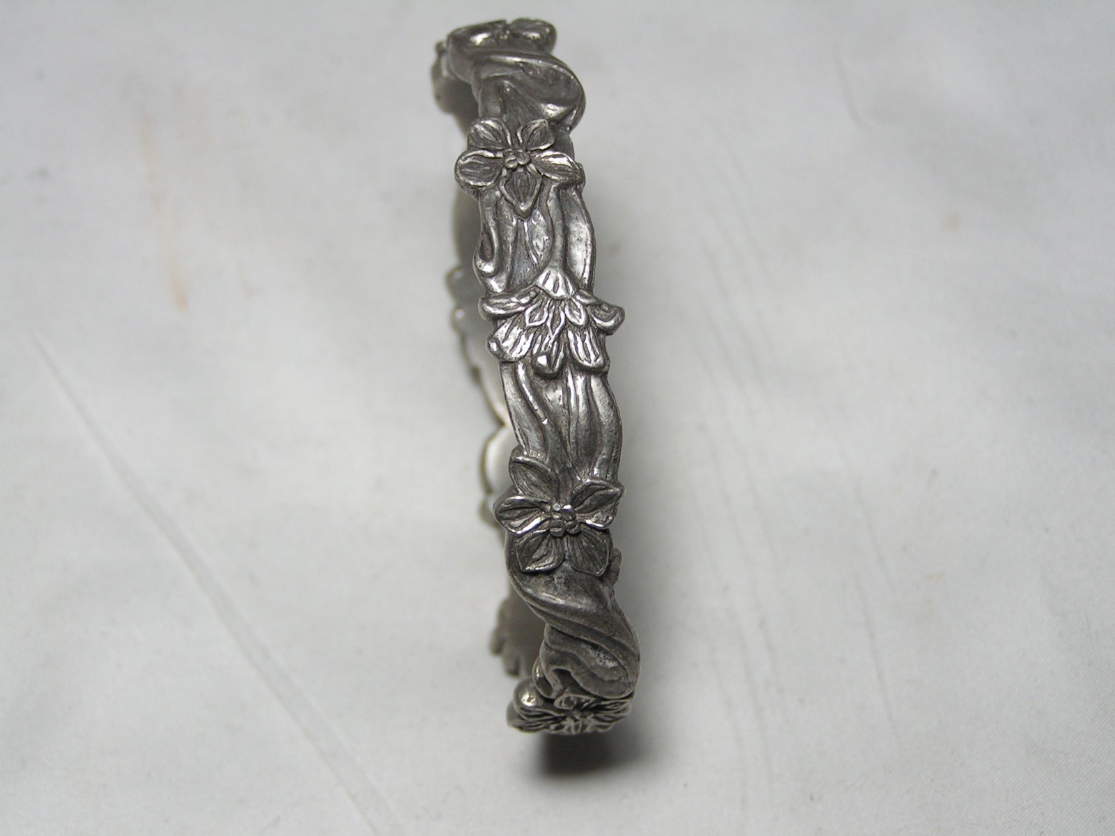 …Vintage SEAGULL PEWTER Flowers & Leaves Floral Bangle Bracelet…