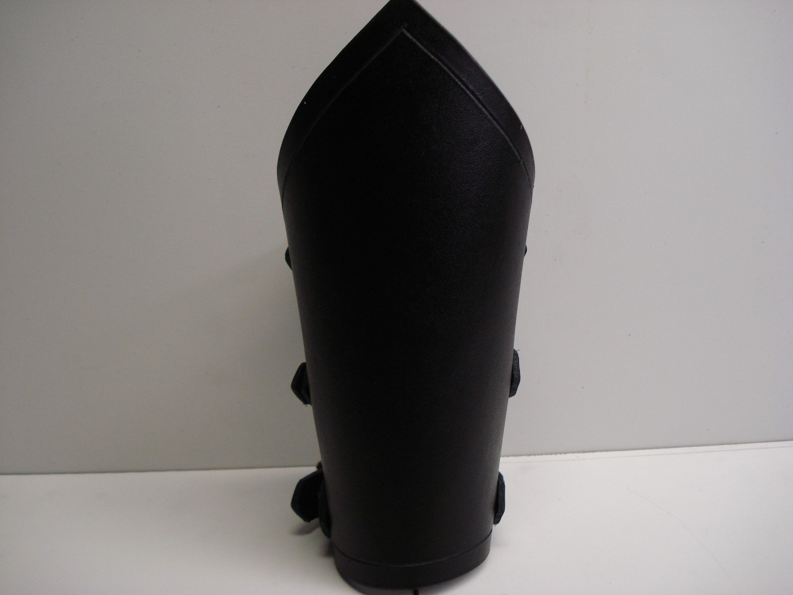 LEATHER BLACK PLAIN MEDIUM BRACER…BLACK METAL..(MDLG0017)….. ULVER