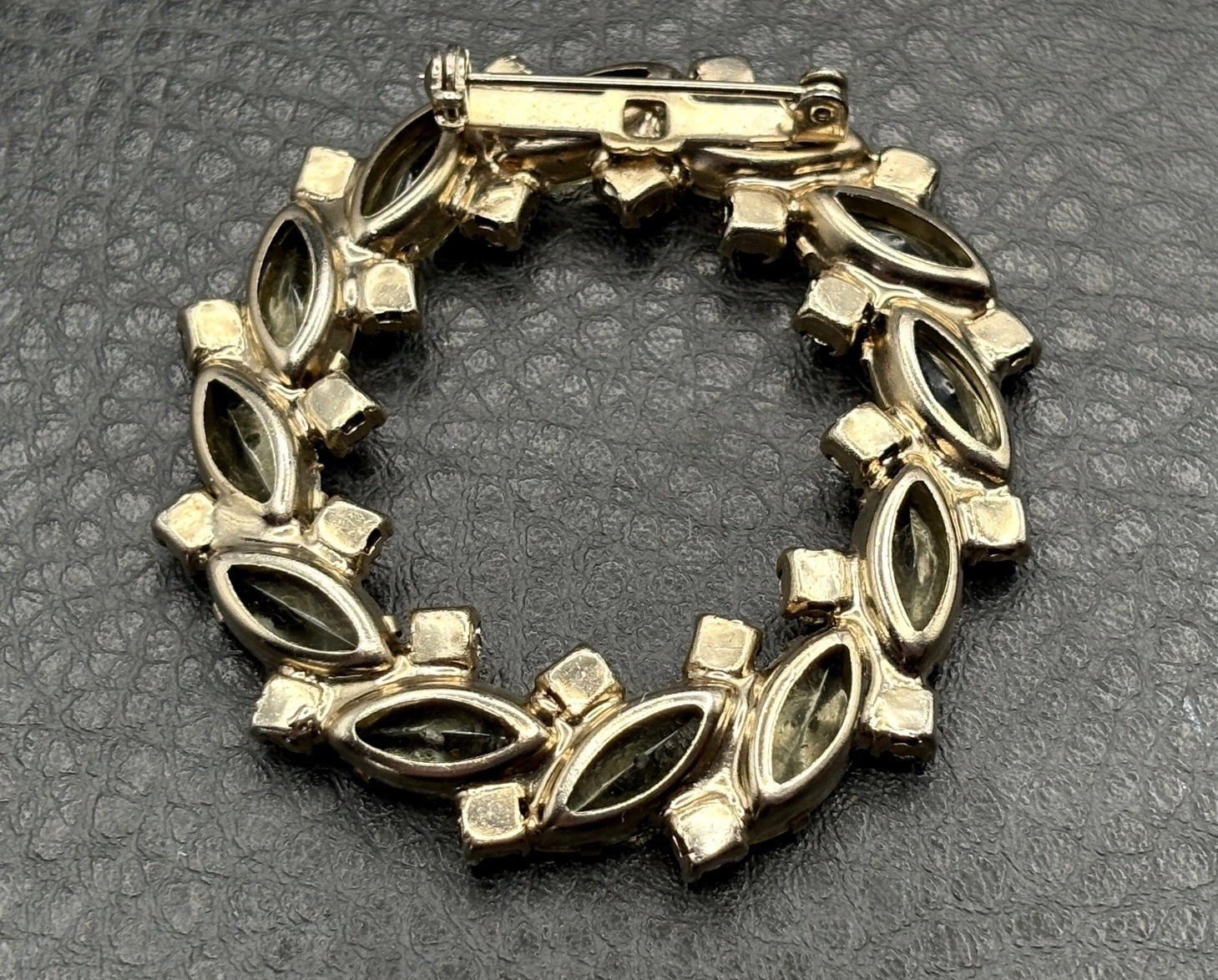 Vintage Gold Tone Faux Citrine Faux Topaz Marquise Rhinestone Wreath Brooch Pin